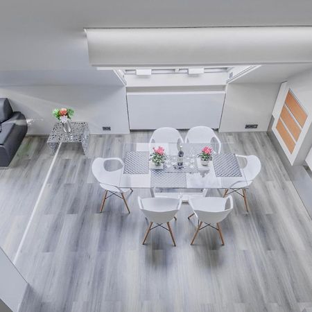 Luxury Apartment In Centre Prag Exterior foto