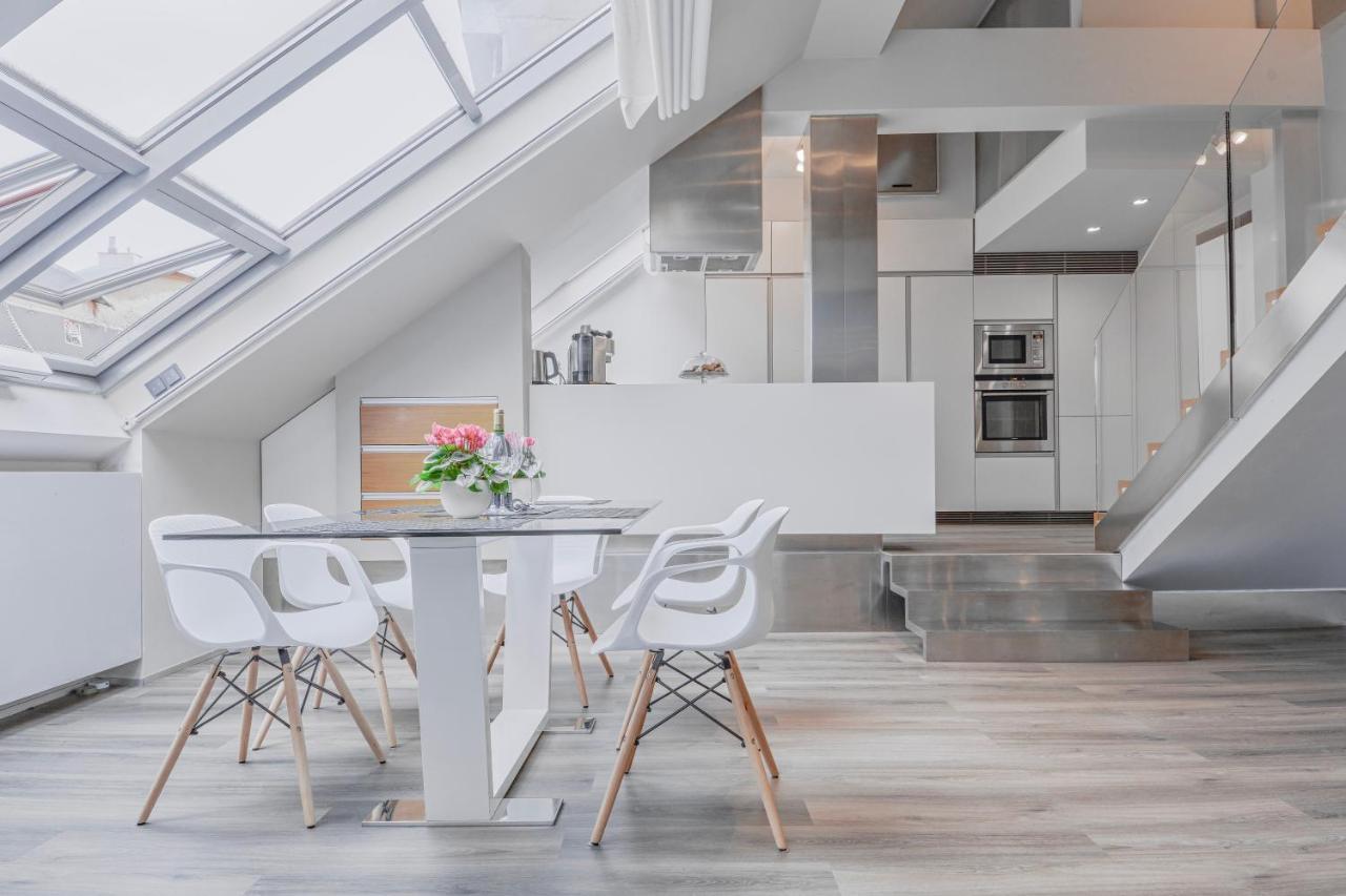 Luxury Apartment In Centre Prag Exterior foto