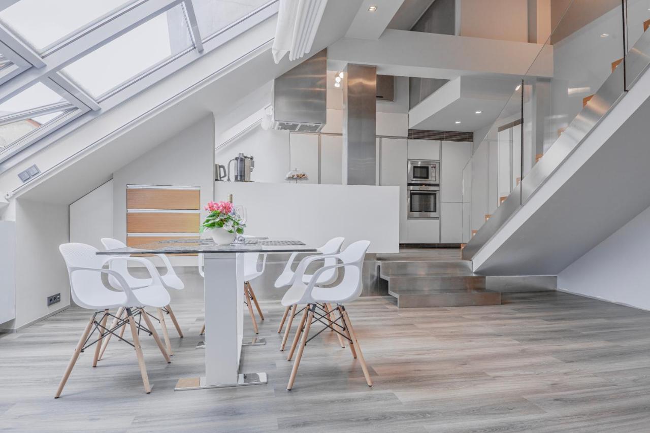 Luxury Apartment In Centre Prag Exterior foto